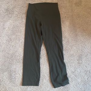 3/4 length lulu lemon leggings